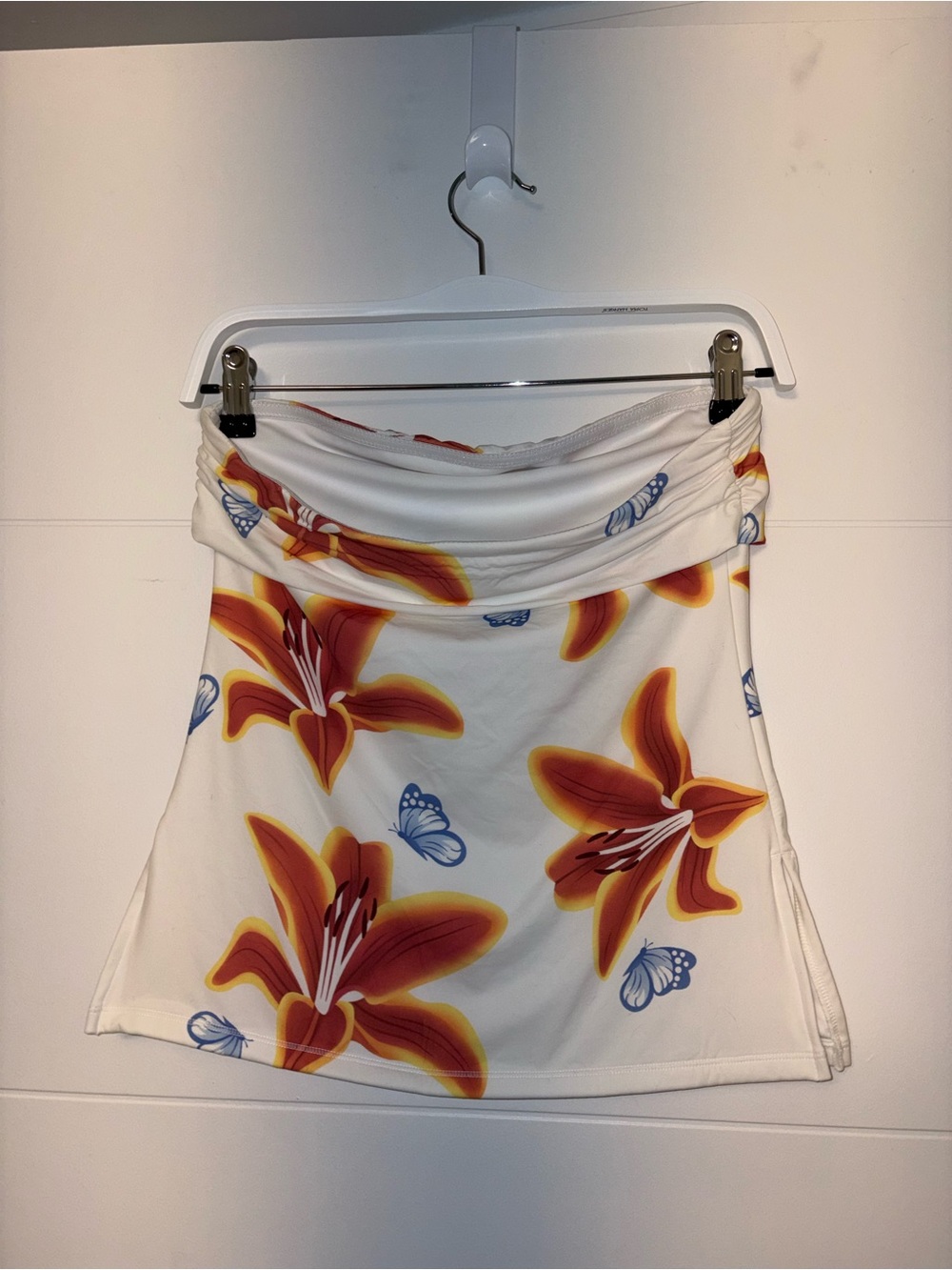 Shoulder-Less Maple Leaf Top - Picture 4 of 5